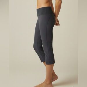 Lululemon Sz 4 Ruched Waist Cropped Leggings in Charcoal